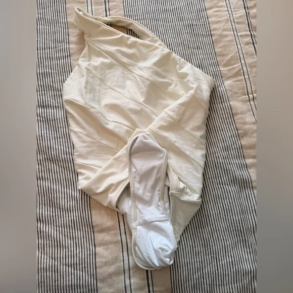 Summersalt Sidestroke Swimsuit - Picture 4 of 6